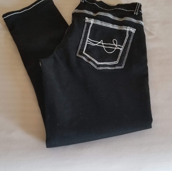 Jeans - Picture 2 of 4